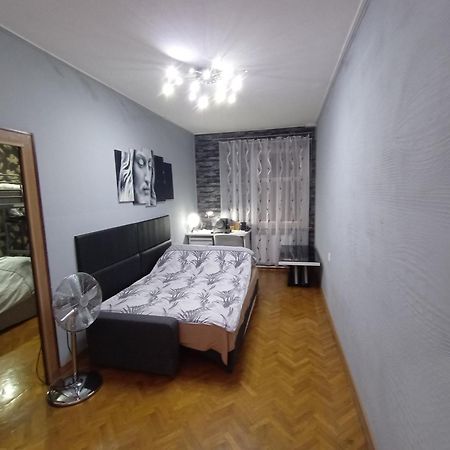 Apartament Venge -Cale Mieszkanie 46M2 Na Wylacznosc - Z Jedna Sypialnia I Jednym Sypialno-Salonem -3 Pietro Bez Windy- Rezerwacja Bez Karty Kredytowej-Klimatyzacja-Netflix-2 Lozeczka Dzieciece- Bezplatny Parking Publiczny Вроцлав Екстер'єр фото