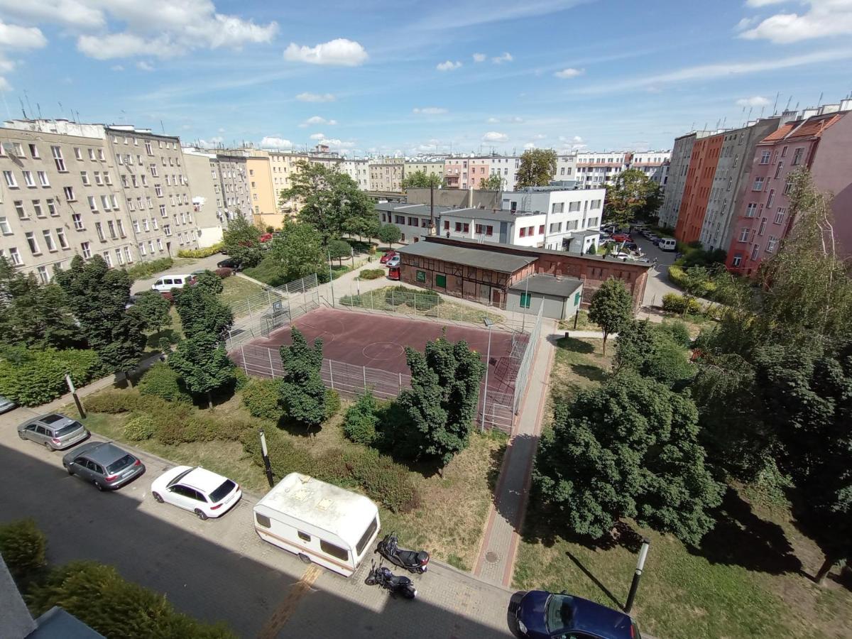 Apartament Venge -Cale Mieszkanie 46M2 Na Wylacznosc - Z Jedna Sypialnia I Jednym Sypialno-Salonem -3 Pietro Bez Windy- Rezerwacja Bez Karty Kredytowej-Klimatyzacja-Netflix-2 Lozeczka Dzieciece- Bezplatny Parking Publiczny Вроцлав Екстер'єр фото