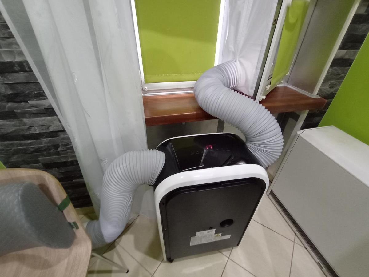 Apartament Venge -Cale Mieszkanie 46M2 Na Wylacznosc - Z Jedna Sypialnia I Jednym Sypialno-Salonem -3 Pietro Bez Windy- Rezerwacja Bez Karty Kredytowej-Klimatyzacja-Netflix-2 Lozeczka Dzieciece- Bezplatny Parking Publiczny Вроцлав Екстер'єр фото