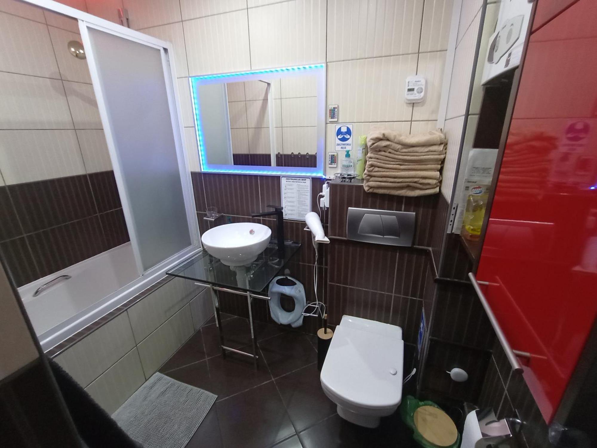 Apartament Venge -Cale Mieszkanie 46M2 Na Wylacznosc - Z Jedna Sypialnia I Jednym Sypialno-Salonem -3 Pietro Bez Windy- Rezerwacja Bez Karty Kredytowej-Klimatyzacja-Netflix-2 Lozeczka Dzieciece- Bezplatny Parking Publiczny Вроцлав Екстер'єр фото