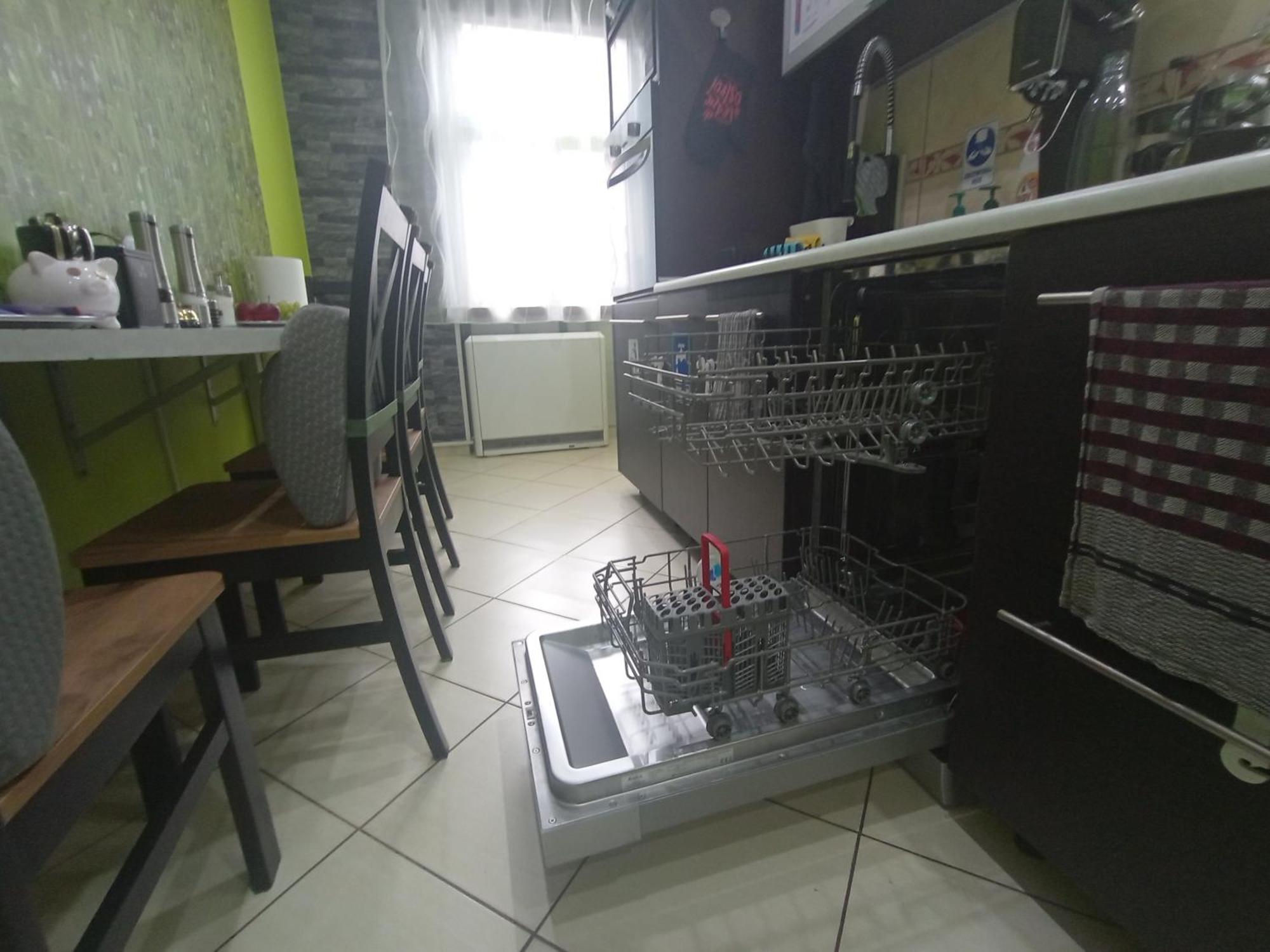 Apartament Venge -Cale Mieszkanie 46M2 Na Wylacznosc - Z Jedna Sypialnia I Jednym Sypialno-Salonem -3 Pietro Bez Windy- Rezerwacja Bez Karty Kredytowej-Klimatyzacja-Netflix-2 Lozeczka Dzieciece- Bezplatny Parking Publiczny Вроцлав Екстер'єр фото